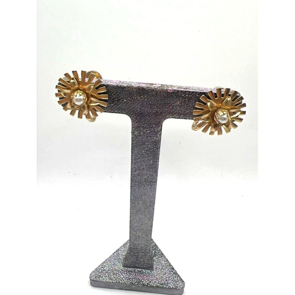 Vintage Gold Sunburst Pearl Screw‑Back Earrings